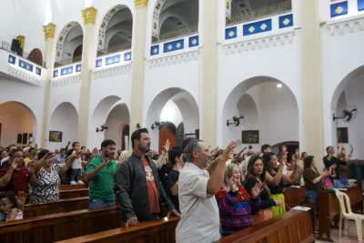 30 dia com Maria - Santa Missa e Coroação - Romeiros Devotos das Pastorais do Santuário Basílica