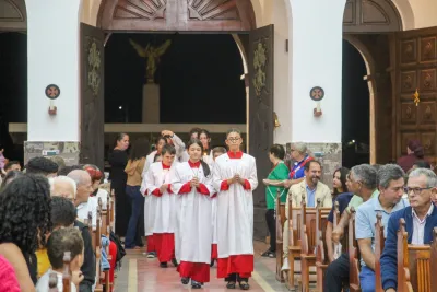 30 dia com Maria - Santa Missa e Coroação - Romeiros Devotos das Pastorais do Santuário Basílica