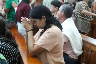 30 dia com Maria - Santa Missa e Coroação - Romeiros Devotos das Pastorais do Santuário Basílica