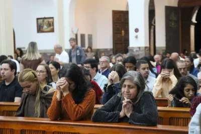 30 dia com Maria - Santa Missa e Coroação - Romeiros Devotos das Pastorais do Santuário Basílica