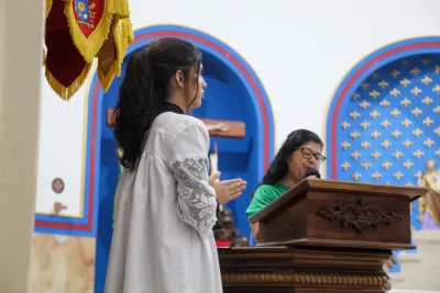 30 dia com Maria - Santa Missa e Coroação - Romeiros Devotos das Pastorais do Santuário Basílica