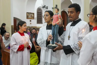 30 dia com Maria - Santa Missa e Coroação - Romeiros Devotos das Pastorais do Santuário Basílica