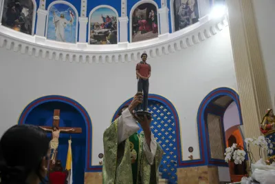 30 dia com Maria - Santa Missa e Coroação - Romeiros Devotos das Pastorais do Santuário Basílica