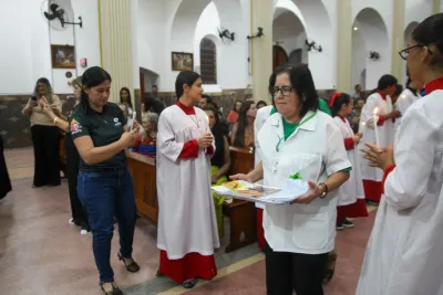 30 dia com Maria - Santa Missa e Coroação - Romeiros Devotos das Pastorais do Santuário Basílica