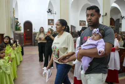 30 dia com Maria - Santa Missa e Coroação - Romeiros Devotos das Pastorais do Santuário Basílica