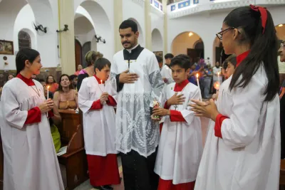 30 dia com Maria - Santa Missa e Coroação - Romeiros Devotos das Pastorais do Santuário Basílica