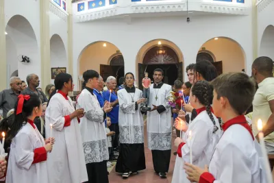 30 dia com Maria - Santa Missa e Coroação - Romeiros Devotos das Pastorais do Santuário Basílica