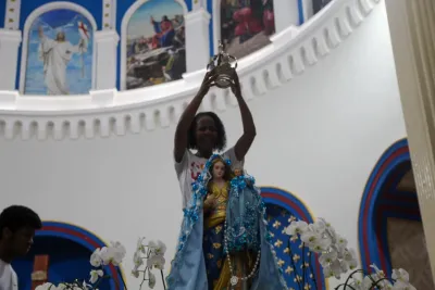 30 dia com Maria - Santa Missa e Coroação - Romeiros Devotos das Pastorais do Santuário Basílica