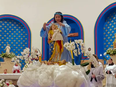 Editar 30 dia com Maria - Santa Missa e Coroação - Romeiros Devotos da Comunidade de Celso Bueno, Buritis e Gonçalves