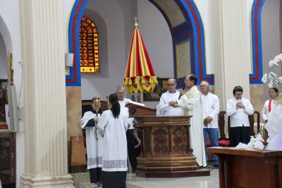 Editar 30 dia com Maria - Santa Missa e Coroação - Romeiros Devotos da Comunidade de Celso Bueno, Buritis e Gonçalves