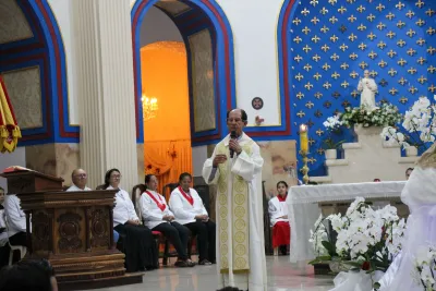 Editar 30 dia com Maria - Santa Missa e Coroação - Romeiros Devotos da Comunidade de Celso Bueno, Buritis e Gonçalves