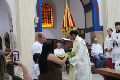 Editar 30 dia com Maria - Santa Missa e Coroação - Romeiros Devotos da Comunidade de Celso Bueno, Buritis e Gonçalves