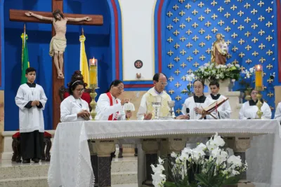 Editar 30 dia com Maria - Santa Missa e Coroação - Romeiros Devotos da Comunidade de Celso Bueno, Buritis e Gonçalves