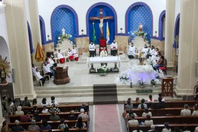Editar 30 dia com Maria - Santa Missa e Coroação - Romeiros Devotos da Comunidade de Celso Bueno, Buritis e Gonçalves