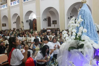 Editar 30 dia com Maria - Santa Missa e Coroação - Romeiros Devotos da Comunidade de Celso Bueno, Buritis e Gonçalves