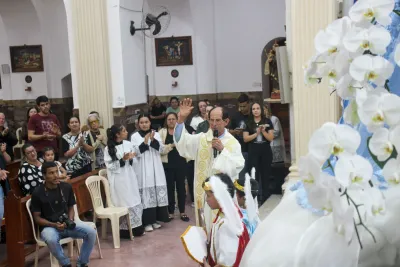 Editar 30 dia com Maria - Santa Missa e Coroação - Romeiros Devotos da Comunidade de Celso Bueno, Buritis e Gonçalves