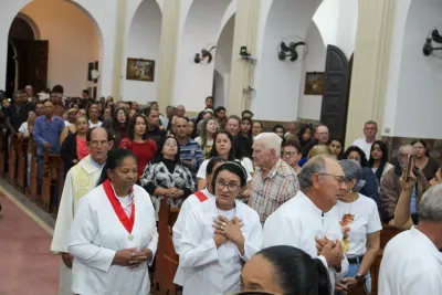 Editar 30 dia com Maria - Santa Missa e Coroação - Romeiros Devotos da Comunidade de Celso Bueno, Buritis e Gonçalves