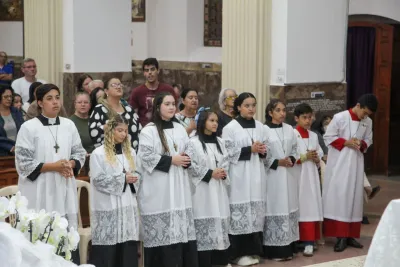 Editar 30 dia com Maria - Santa Missa e Coroação - Romeiros Devotos da Comunidade de Celso Bueno, Buritis e Gonçalves