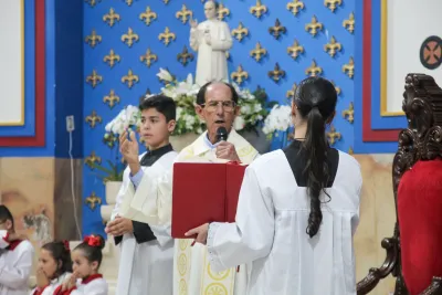 Editar 30 dia com Maria - Santa Missa e Coroação - Romeiros Devotos da Comunidade de Celso Bueno, Buritis e Gonçalves