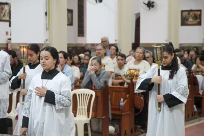 Editar 30 dia com Maria - Santa Missa e Coroação - Romeiros Devotos da Comunidade de Celso Bueno, Buritis e Gonçalves