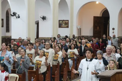 Editar 30 dia com Maria - Santa Missa e Coroação - Romeiros Devotos da Comunidade de Celso Bueno, Buritis e Gonçalves