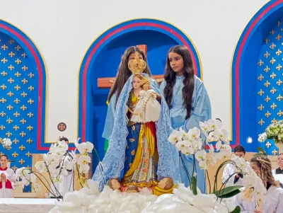 Editar 30 dia com Maria - Santa Missa e Coroação - Romeiros Devotos da Comunidade de Celso Bueno, Buritis e Gonçalves