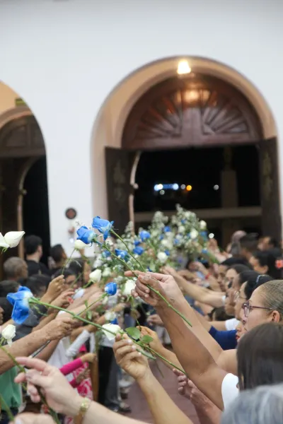 Editar 30 dia com Maria - Santa Missa e Coroação - Romeiros Devotos da Comunidade de Celso Bueno, Buritis e Gonçalves