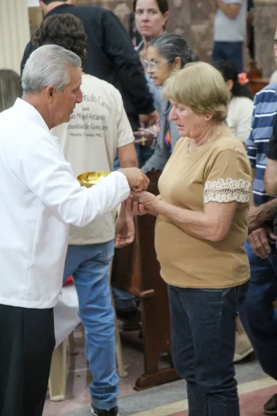 Editar 30 dia com Maria - Santa Missa e Coroação - Romeiros Devotos da Comunidade de Celso Bueno, Buritis e Gonçalves