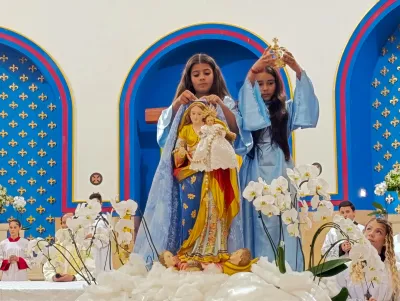 Editar 30 dia com Maria - Santa Missa e Coroação - Romeiros Devotos da Comunidade de Celso Bueno, Buritis e Gonçalves
