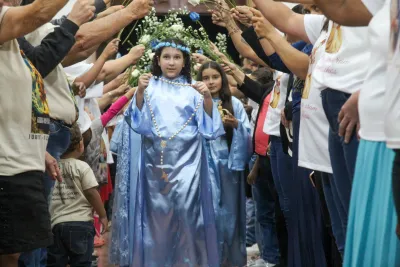 Editar 30 dia com Maria - Santa Missa e Coroação - Romeiros Devotos da Comunidade de Celso Bueno, Buritis e Gonçalves