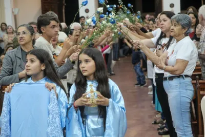 Editar 30 dia com Maria - Santa Missa e Coroação - Romeiros Devotos da Comunidade de Celso Bueno, Buritis e Gonçalves