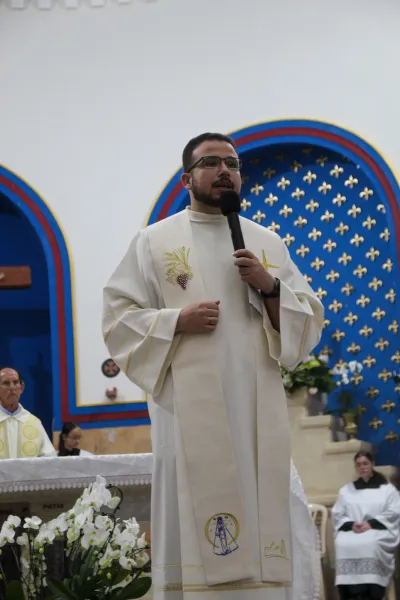 Editar 30 dia com Maria - Santa Missa e Coroação - Romeiros Devotos da Comunidade de Celso Bueno, Buritis e Gonçalves