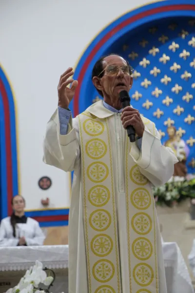 Editar 30 dia com Maria - Santa Missa e Coroação - Romeiros Devotos da Comunidade de Celso Bueno, Buritis e Gonçalves