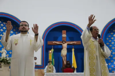 Editar 30 dia com Maria - Santa Missa e Coroação - Romeiros Devotos da Comunidade de Celso Bueno, Buritis e Gonçalves