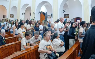 Editar 30 dia com Maria - Santa Missa e Coroação - Romeiros Devotos da Comunidade de Celso Bueno, Buritis e Gonçalves