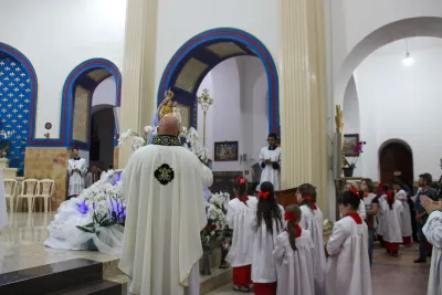 Editar 30 dia com Maria - Santa Missa e Coroação - Romeiros Devotos da Paróquia São José (Uberlândia)