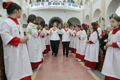 Editar 30 dia com Maria - Santa Missa e Coroação - Romeiros Devotos da Paróquia São José (Uberlândia)