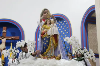 Editar 30 dia com Maria - Santa Missa e Coroação - Romeiros Devotos da Paróquia São José (Uberlândia)