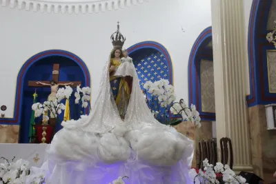 Editar 30 dia com Maria - Santa Missa e Coroação - Romeiros Devotos da Paróquia São José (Uberlândia)