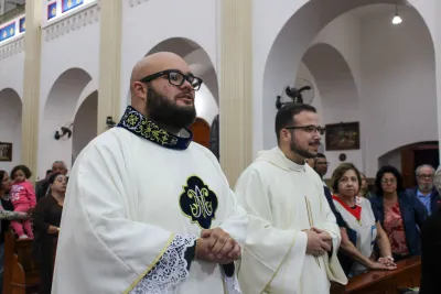 Editar 30 dia com Maria - Santa Missa e Coroação - Romeiros Devotos da Paróquia São José (Uberlândia)