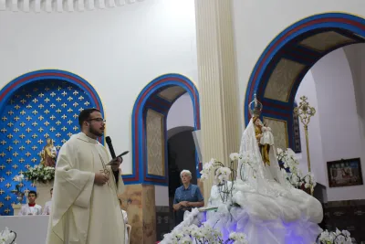Editar 30 dia com Maria - Santa Missa e Coroação - Romeiros Devotos da Paróquia São José (Uberlândia)
