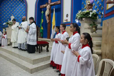 Editar 30 dia com Maria - Santa Missa e Coroação - Romeiros Devotos da Paróquia São José (Uberlândia)