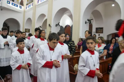 Editar 30 dia com Maria - Santa Missa e Coroação - Romeiros Devotos da Paróquia São José (Uberlândia)