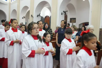 Editar 30 dia com Maria - Santa Missa e Coroação - Romeiros Devotos da Paróquia São José (Uberlândia)