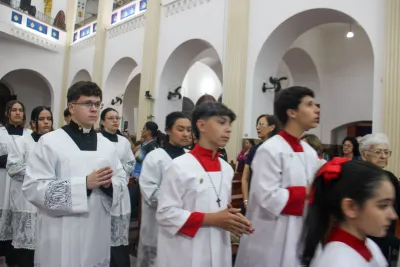 Editar 30 dia com Maria - Santa Missa e Coroação - Romeiros Devotos da Paróquia São José (Uberlândia)
