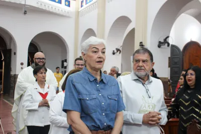 Editar 30 dia com Maria - Santa Missa e Coroação - Romeiros Devotos da Paróquia São José (Uberlândia)