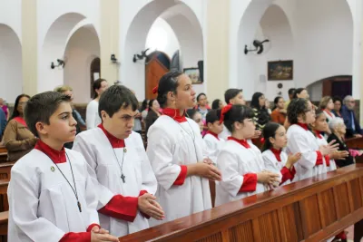 Editar 30 dia com Maria - Santa Missa e Coroação - Romeiros Devotos da Paróquia São José (Uberlândia)