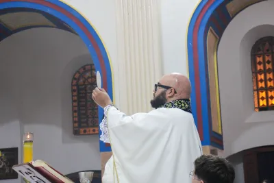 Editar 30 dia com Maria - Santa Missa e Coroação - Romeiros Devotos da Paróquia São José (Uberlândia)