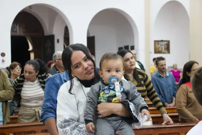 Editar 30 dia com Maria - Santa Missa e Coroação - Romeiros Devotos da Paróquia São José (Uberlândia)