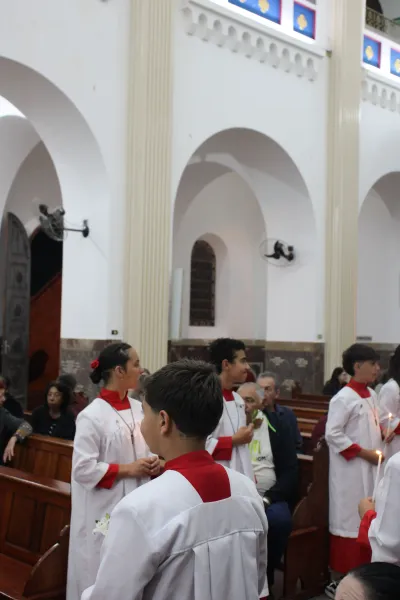 Editar 30 dia com Maria - Santa Missa e Coroação - Romeiros Devotos da Paróquia São José (Uberlândia)